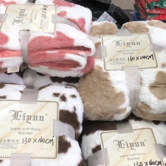 Cow Fleece Blankets - Picture 2 of 4